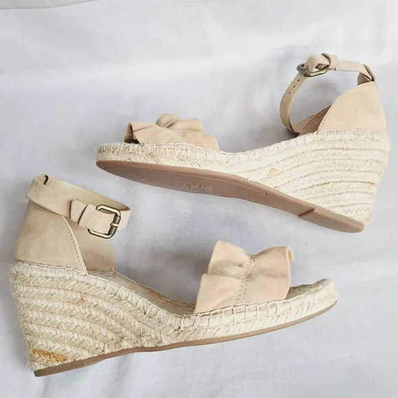 Splendid Ruffle Wedges - Picture 3 of 6